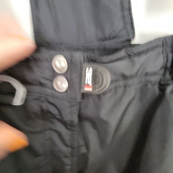 Waterproof 32 degrees Children's Bib Snowpants Black 5/6 - Picture 2 of 6